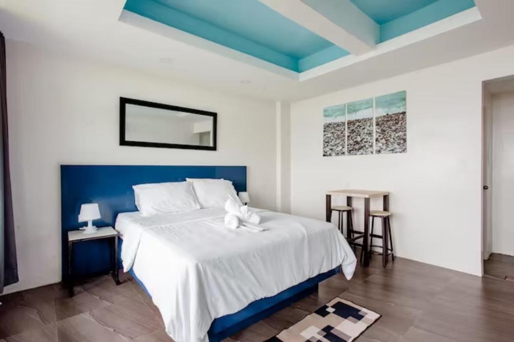 Casa Noah Hotel Tagaytay City Exterior photo