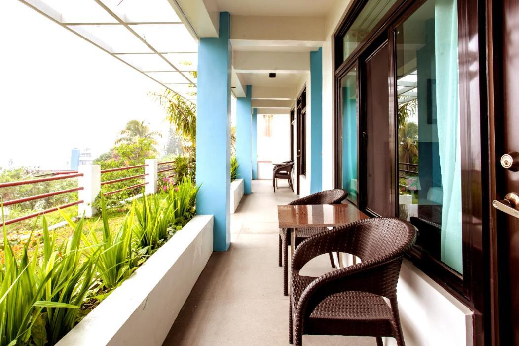Casa Noah Hotel Tagaytay City Exterior photo