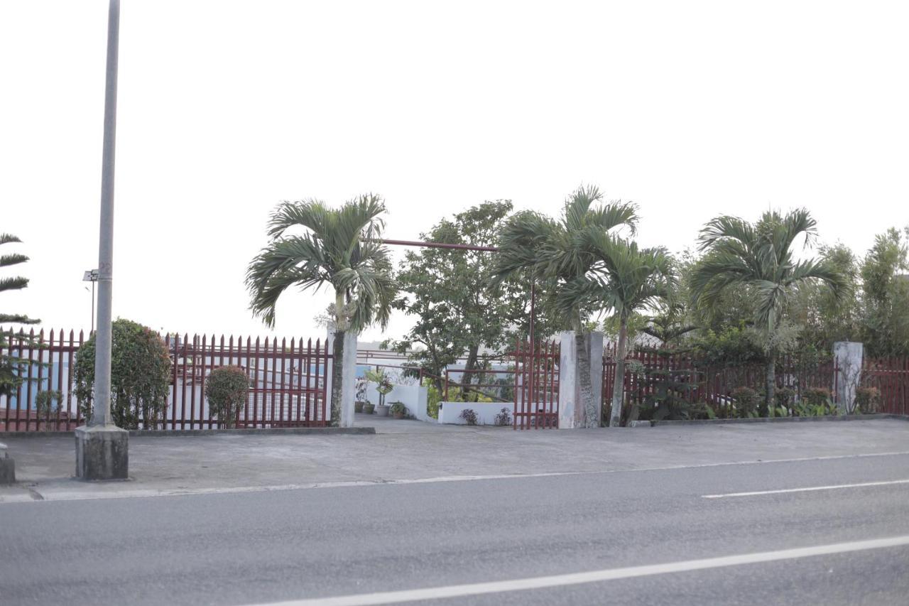 Casa Noah Hotel Tagaytay City Exterior photo
